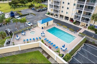 2875 Palm Beach Blvd, Unit #C507 in Ft. Myers, FL - Building Photo