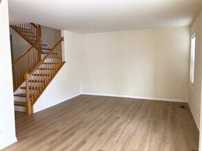 2441 Stoughton Cir in Aurora, IL - Building Photo - Building Photo