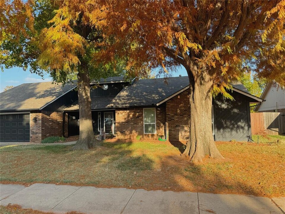 408 Little Chisholm Cir in Edmond, OK - Building Photo