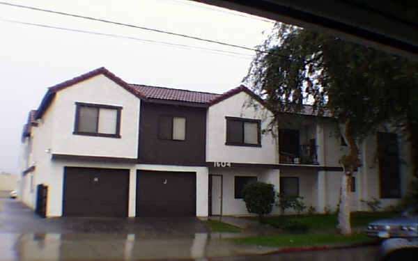 1604 S Gladys Ave in San Gabriel, CA - Foto de edificio