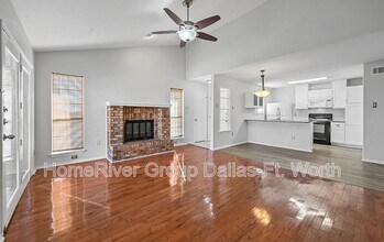 2835 Keller Springs Rd in Carrollton, TX - Building Photo - Building Photo
