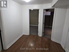 29 Rubysilver Dr in Brampton, ON - Building Photo - Building Photo