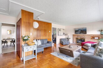 2694 W King Edward Ave in Vancouver, BC - Building Photo - Building Photo