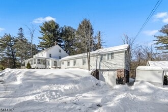 1193 Union Valley Rd in West Milford, NJ - Foto de edificio - Building Photo