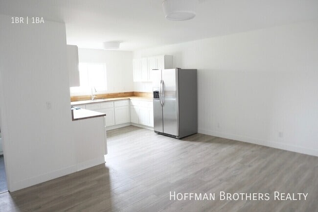 925 1/2 W 41st Dr in Los Angeles, CA - Foto de edificio - Building Photo