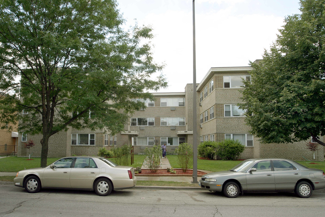 4641 Main St in Skokie, IL - Building Photo