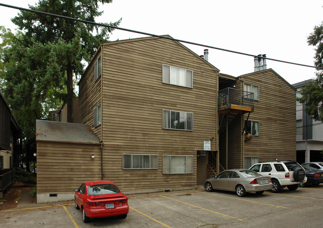 1477 Hilyard St in Eugene, OR - Building Photo - Building Photo