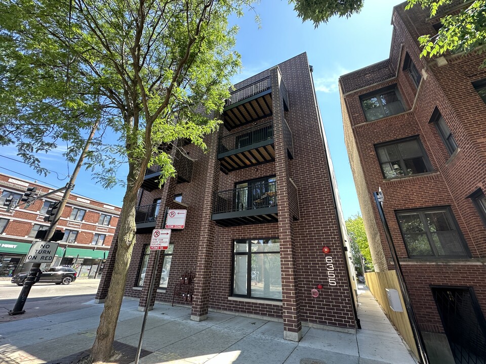 6347 N Glenwood Ave, Unit 4N in Chicago, IL - Building Photo