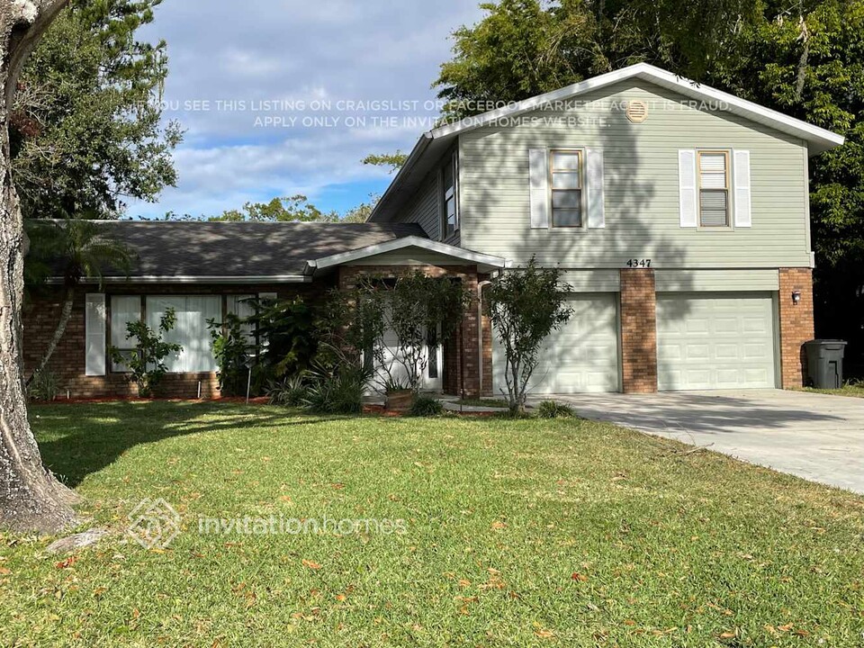 4347 Brandywine Dr in Sarasota, FL - Building Photo