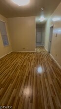 877 S 16th St in Newark, NJ - Building Photo - Building Photo