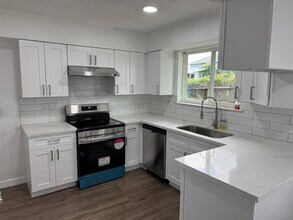 23911 Verngate Dr in Spring, TX - Building Photo - Building Photo
