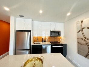 The Zü Apartments in Winnipeg, MB - Building Photo - Building Photo