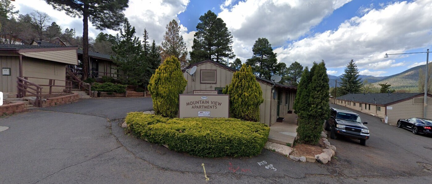 1914 E Mountain View Ave in Flagstaff, AZ - Foto de edificio