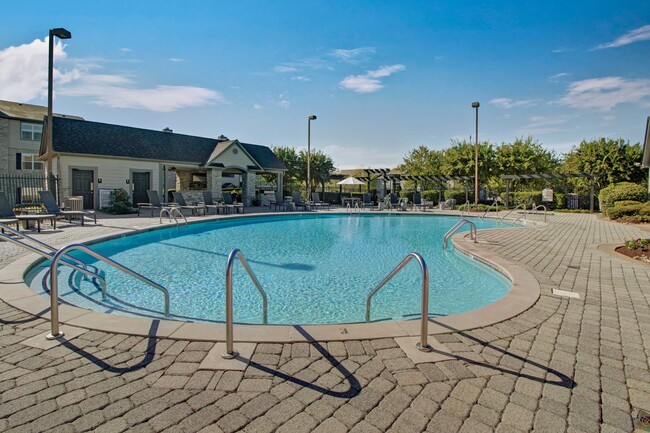 Stoneridge Farms at the Hunt Club Apartments in Gallatin, TN - Building Photo - Building Photo