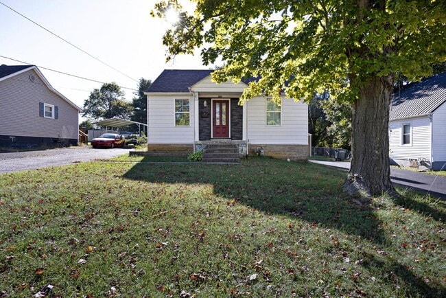 211 N Mantle Ave