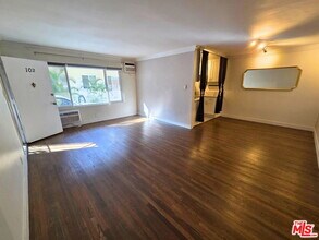 7621 Hampton Ave in West Hollywood, CA - Building Photo - Building Photo