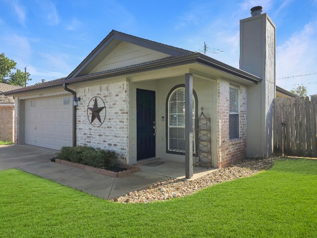property at 2205 Montrose Cir