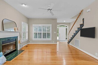 815 N Columbia St in Chapel Hill, NC - Building Photo - Building Photo