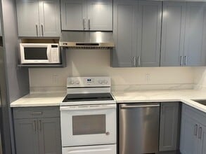 2977 S Norfolk St, Unit 209 in San Mateo, CA - Building Photo - Building Photo
