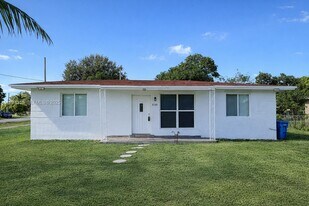 3110 SW 33rd Ave in West Park, FL - Building Photo