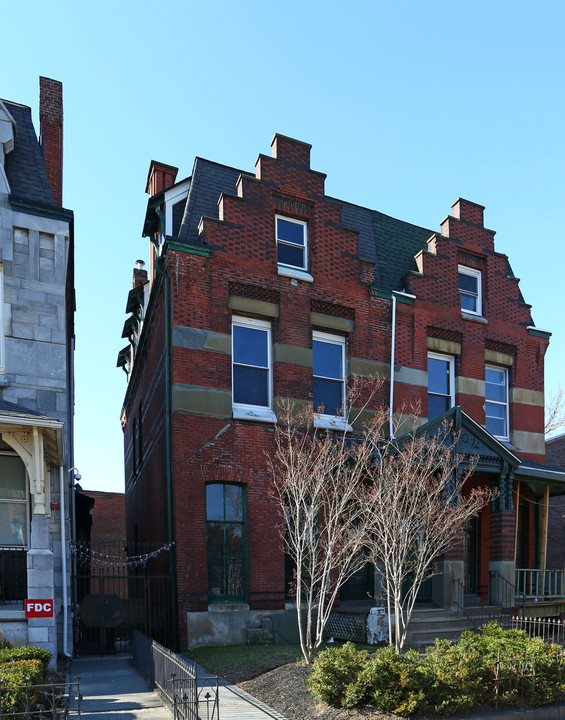 4224 Walnut St in Philadelphia, PA - Building Photo