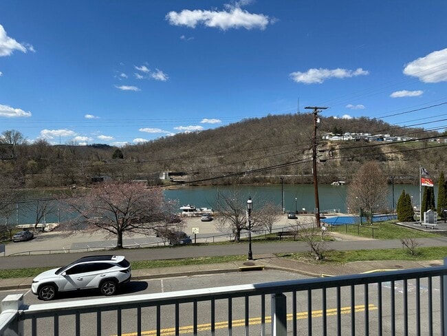 392 Frontier St in Star City, WV - Building Photo - Building Photo