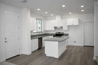 1824 Snowy White Pl in Lincoln, CA - Building Photo - Building Photo