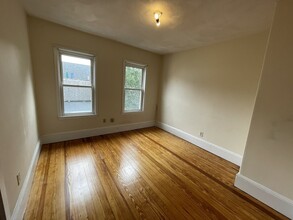 61 Antrim St, Unit 3 in Cambridge, MA - Building Photo - Building Photo