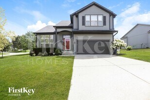 20807 W 72nd St in Shawnee, KS - Building Photo