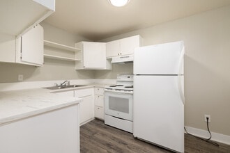 Jasmine Springs in Colorado Springs, CO - Foto de edificio - Interior Photo