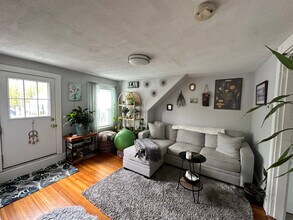 56 Cranch St in Quincy, MA - Foto de edificio - Building Photo