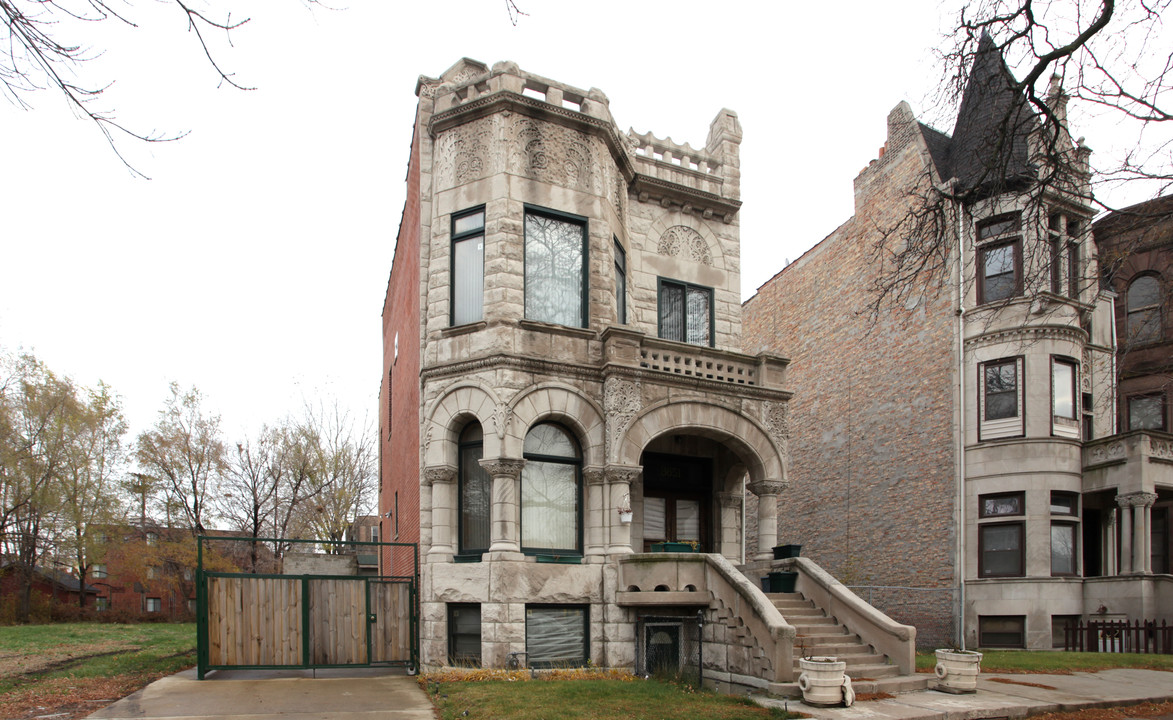 3651 S Michigan Ave in Chicago, IL - Building Photo