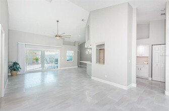 912 Landmark Cir in St. Petersburg, FL - Building Photo - Building Photo