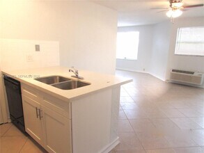 4581 W McNab Rd in Pompano Beach, FL - Building Photo - Building Photo