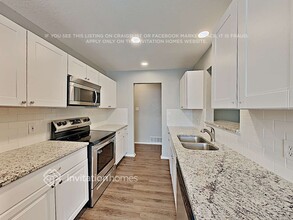 6524 Windrock Dr in Watauga, TX - Foto de edificio - Building Photo