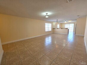 1028 Antigua Cir in Pensacola, FL - Building Photo - Building Photo
