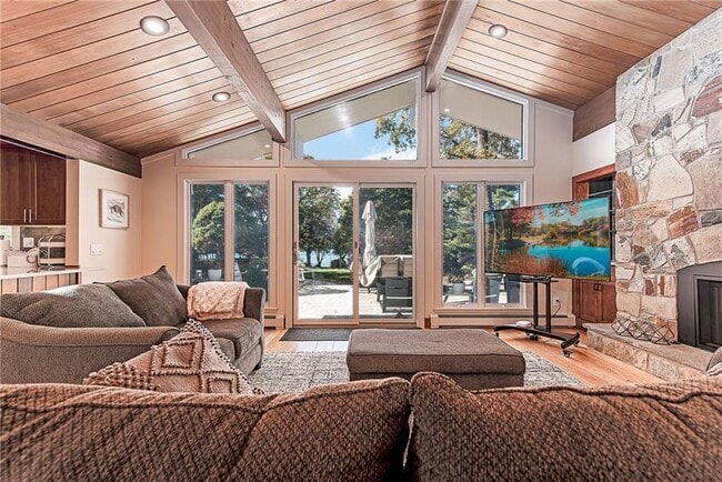 property at 14 Woodlake Dr