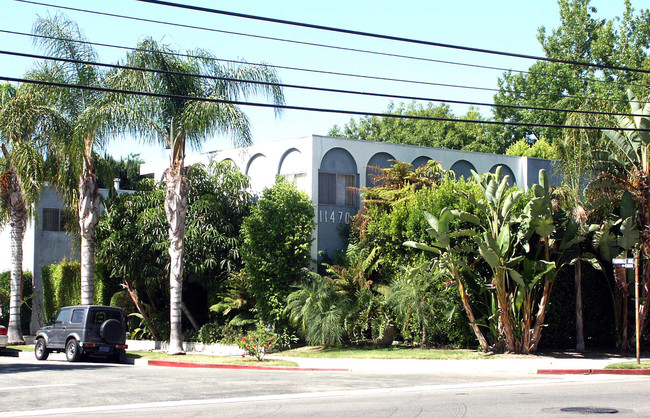 11470 Moorpark St in Studio City, CA - Foto de edificio - Building Photo