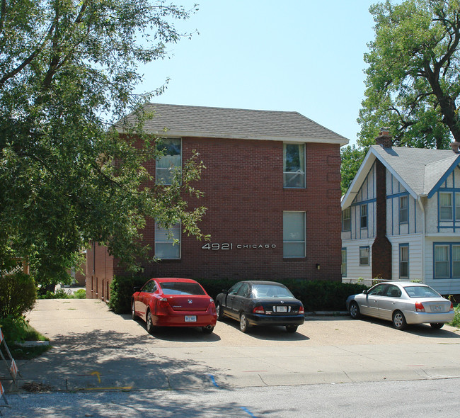 4921 Chicago St in Omaha, NE - Foto de edificio - Building Photo