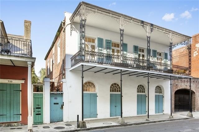 727 Saint Ann St in New Orleans, LA - Foto de edificio