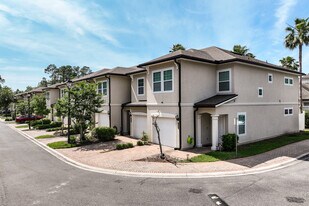 Villas of Estancia in Jacksonville, FL - Building Photo