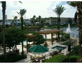 5124 Park Central Dr in Orlando, FL - Building Photo - Building Photo
