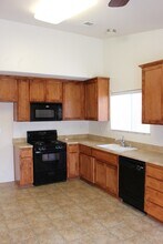 208 Agile Way in Bakersfield, CA - Building Photo - Building Photo