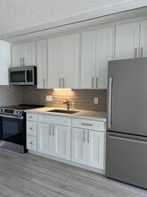 1655 Makaloa St, Unit 1814 in Honolulu, HI - Building Photo - Building Photo