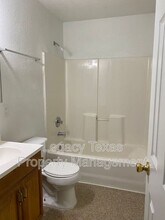 404 N Anglin St in Cleburne, TX - Building Photo - Building Photo