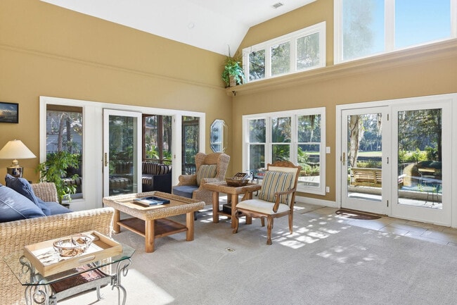 36 Gloucester Rd in Hilton Head Island, SC - Building Photo - Building Photo