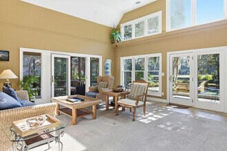 36 Gloucester Rd in Hilton Head Island, SC - Building Photo - Building Photo