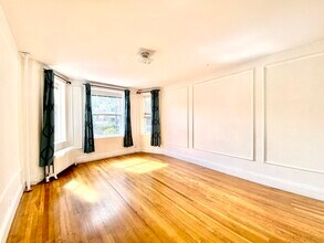 74 Babcock St, Unit 2 in Brookline, MA - Building Photo - Building Photo