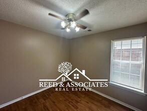 1522 Beaver Trail Dr in Memphis, TN - Foto de edificio - Building Photo