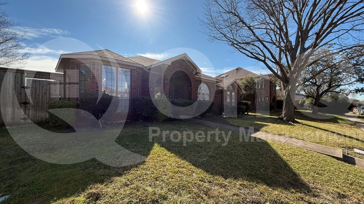 2536 Beau Dr in Mesquite, TX - Building Photo